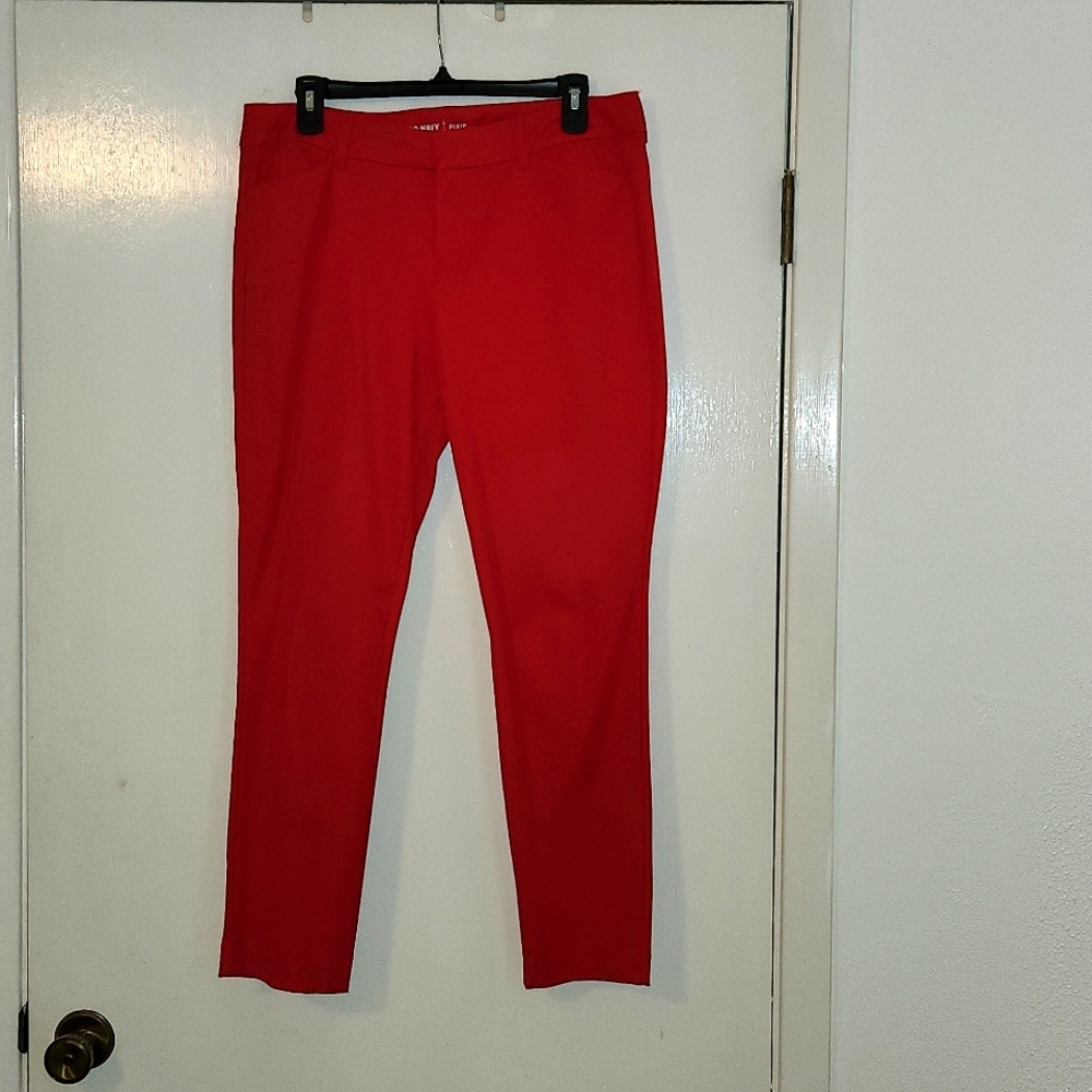 Old Navy Skinny, Straight Leg, Mid-Rise Pixie Pant